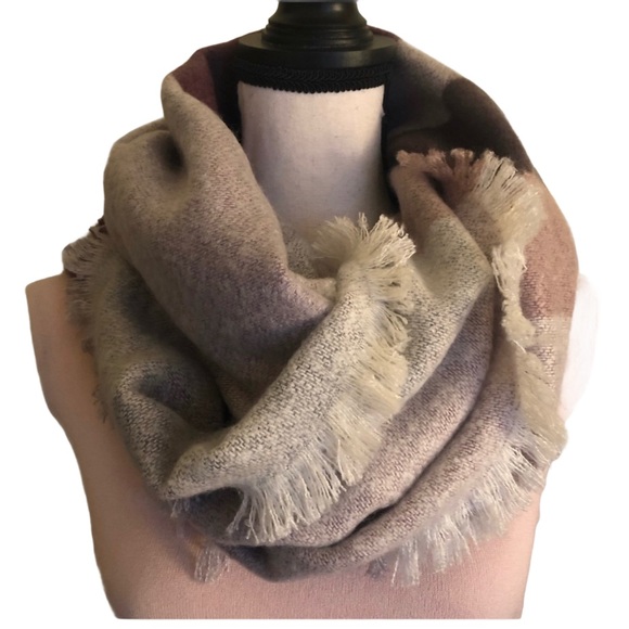 🎉HP🎉[Express] Oversized Blanket Scarf - Picture 3 of 7
